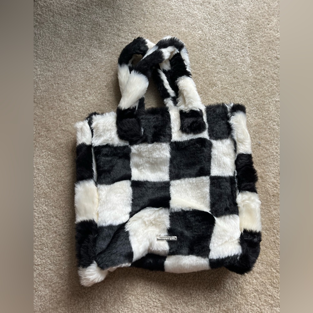 Madden Girl Checkered Fuzzy Tote NWOT